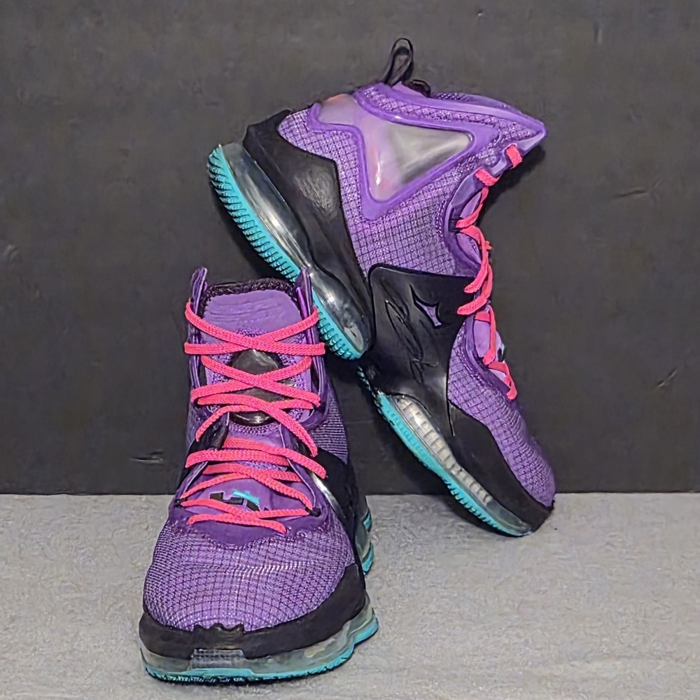 Nike Lebron James XIX (DJ Bron) Basketball Sneakers, M9.5, Exc. Pre-Owned Cond.